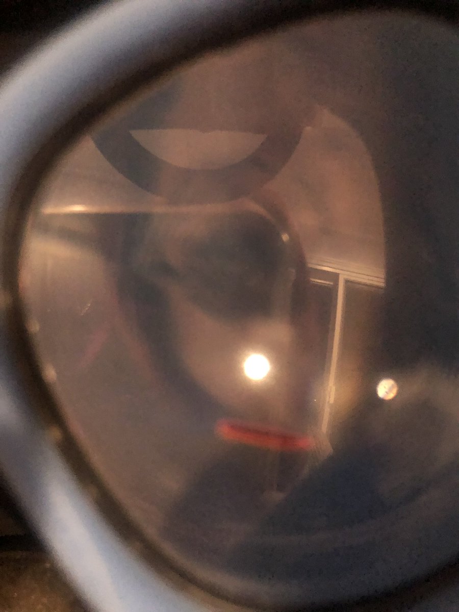 Ericaaalovely's tweet photo. @OculusSupport hi there - I recent got the oculus but there is a red line on frame at all times. Is there a way to fix this? https://t.co/nPCWrc1WHT