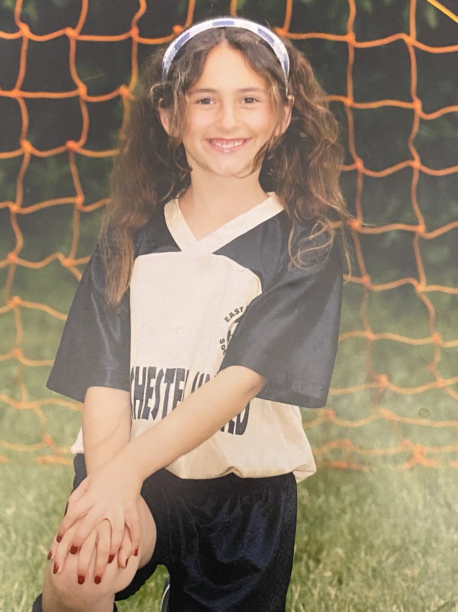 sabreeeeeeen's tweet photo. Who let me do my own hair? But more importantly why did they let me do my own hair? https://t.co/ORgGwk8QBh