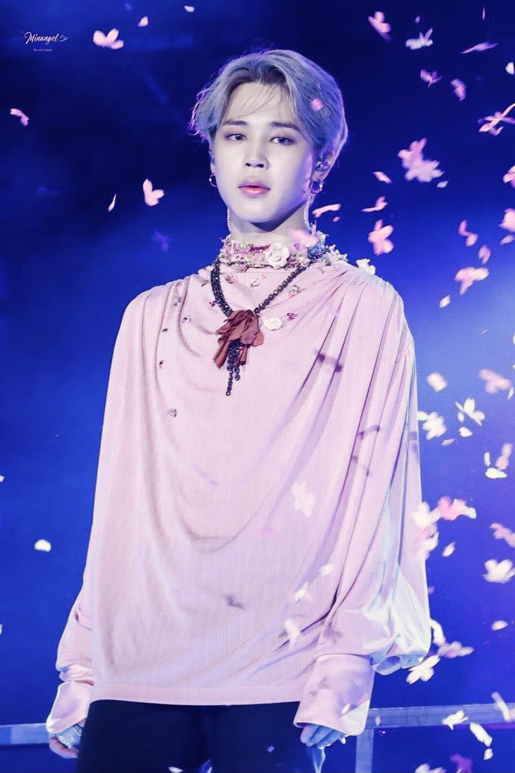 Jimin looking like an absolute angel in concerts - a thread 