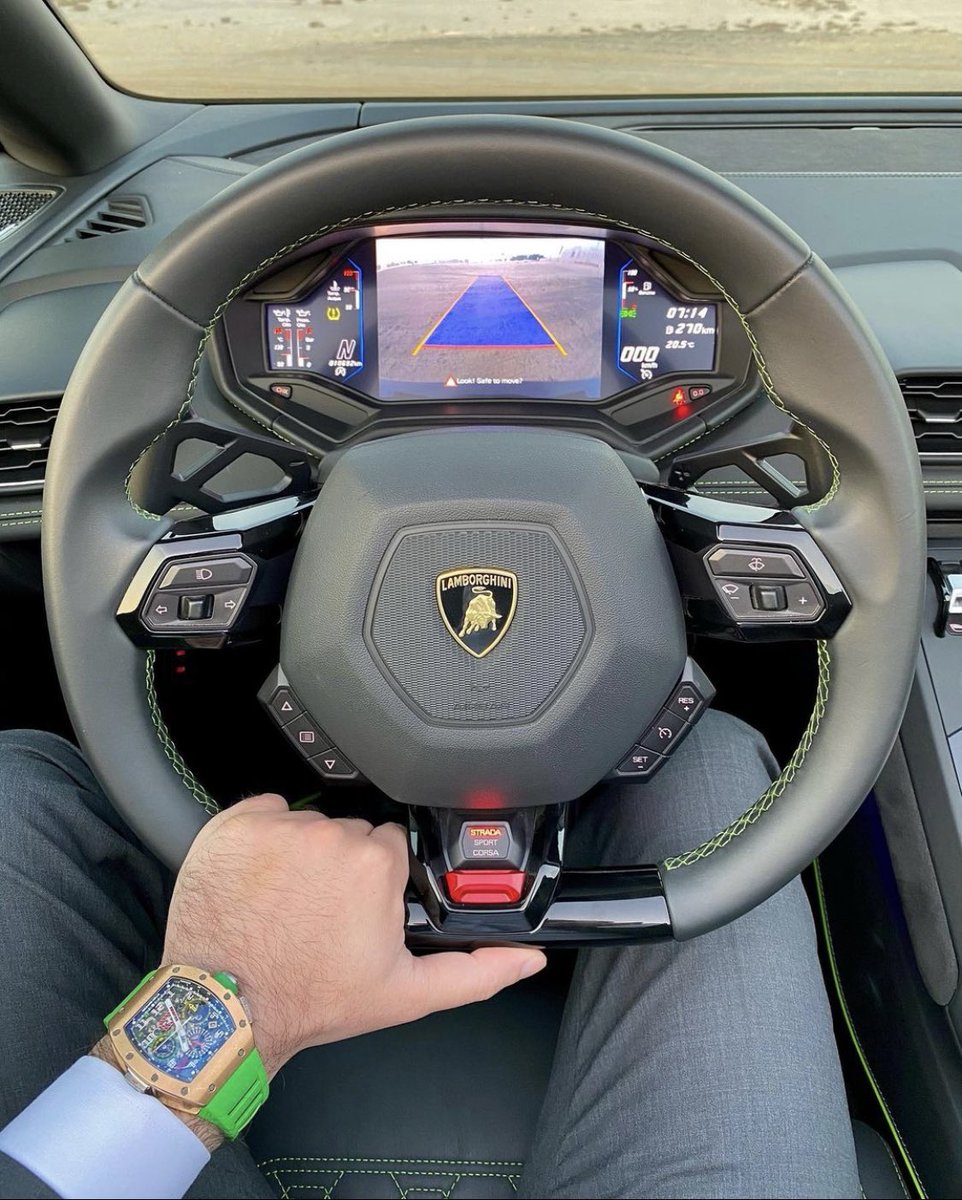 LautaroDon's tweet photo. Lo siento nenas estuve ocupado, muchos negocios y aparte de las mujeres también amo hacer dinero 🤑🤑 https://t.co/IxaEAqoyTB