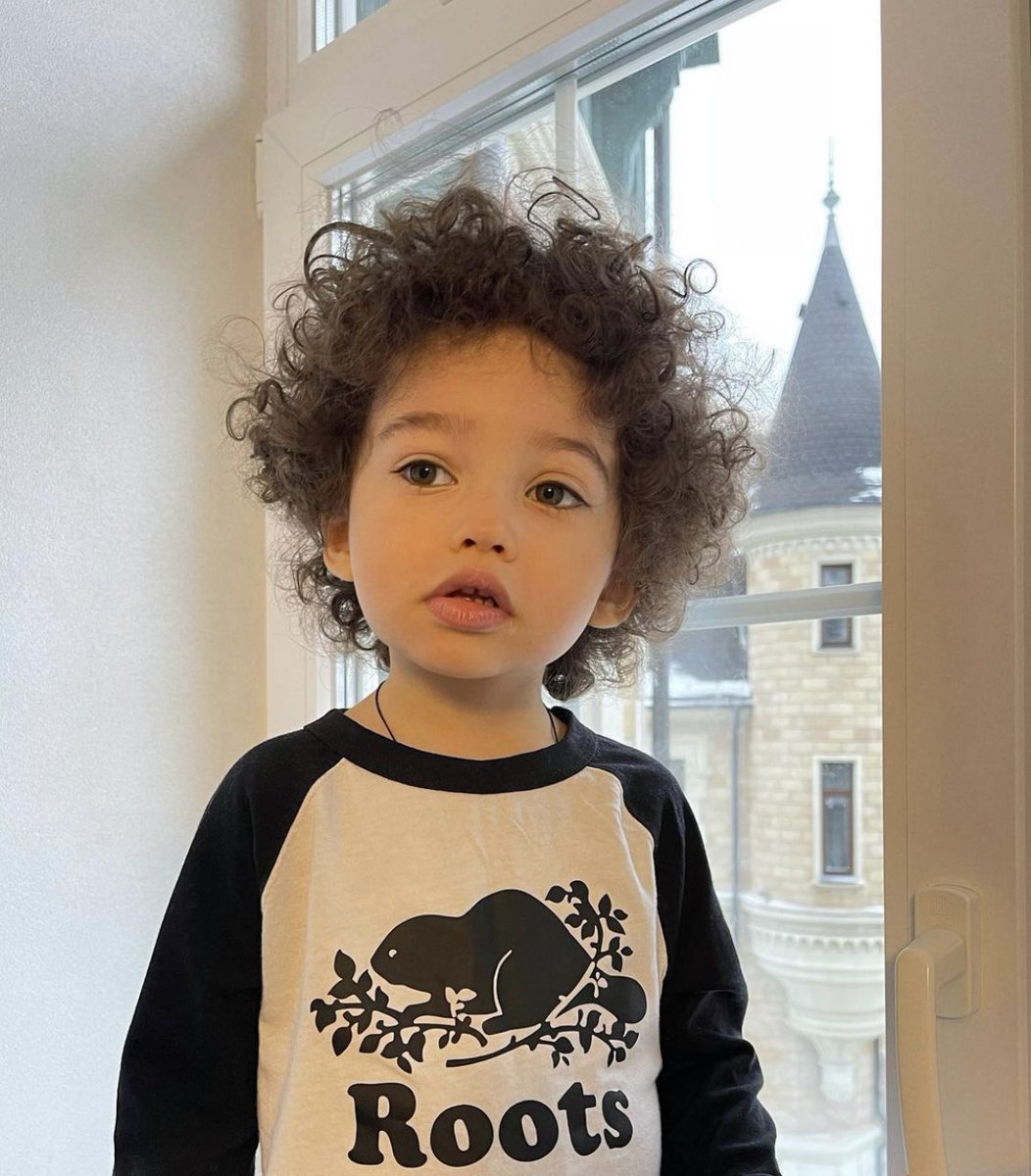 realbabykisa's tweet photo. Сын Мота и Маши — это просто разрыв сердечка 💔 https://t.co/mbWpMq2l7b