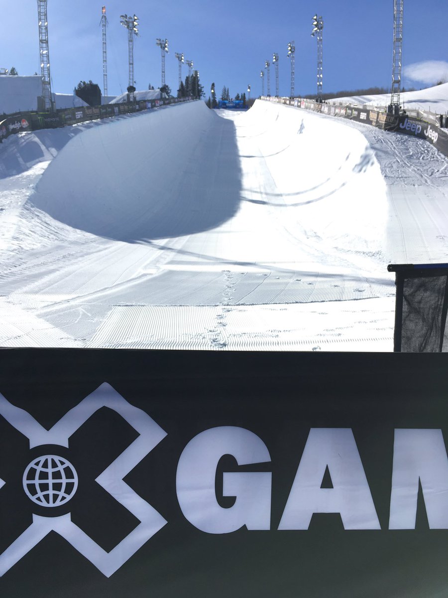 pgraham34's tweet photo. Pipe looking pristine at Winter X ... #WinterX https://t.co/inMqXgFFNE