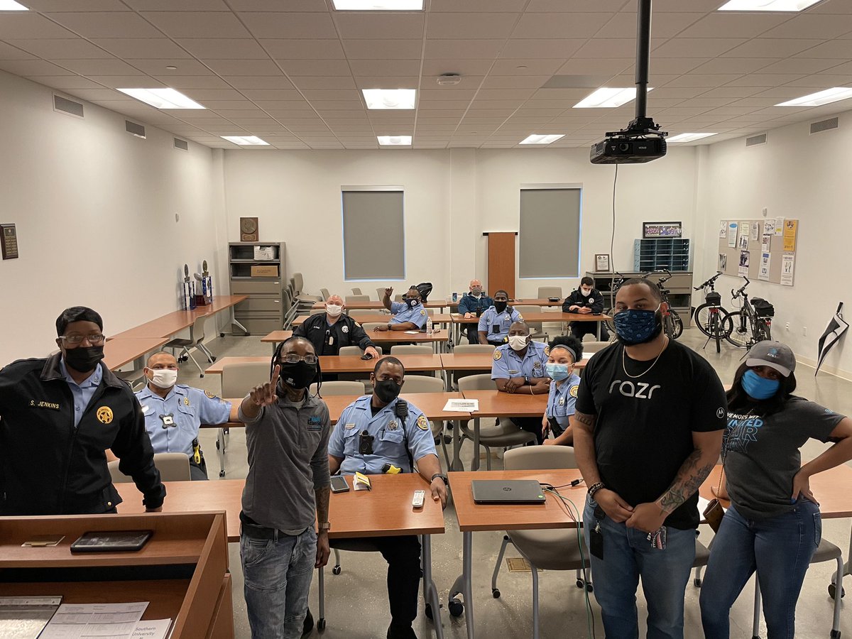 Sha.B (@summit_sha) on Twitter photo #Winview outchere getting the first responders signed up yessir it don’t stop 💪🏾 <a href="/Coachk1119/">David Reed</a> <a href="/MoMoneyRivers/">Monique Rivers</a> <a href="/YunellyF/">Yunelly Frias</a> #Winview outchere getting the first responders signed up yessir it don’t stop 💪🏾 <a href="/Coachk1119/">David Reed</a> <a href="/MoMoneyRivers/">Monique Rivers</a> <a href="/YunellyF/">Yunelly Frias</a>