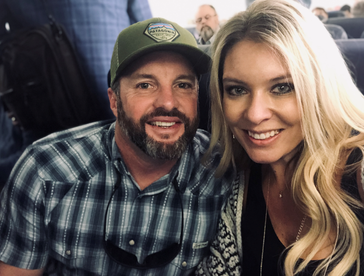 SouthwestAir's tweet photo. Amy and Scott had been unknowingly flying on the same Southwest route between Nashville and Orlando for years before they finally met in 2018. Amy, traveling to be with family in Orlando for Christmas, sat down in the window seat of row 5. THREAD https://t.co/nbKf3Dtnvu