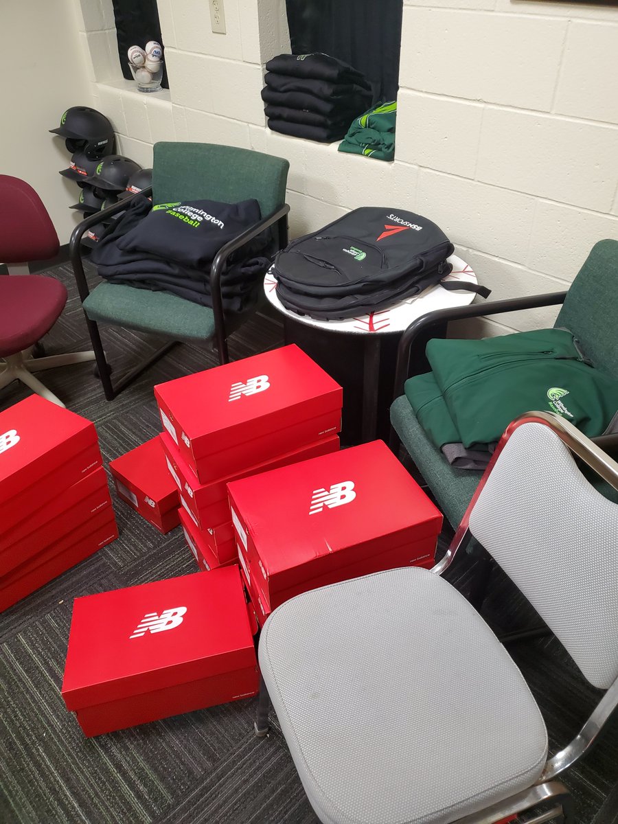 wilmy_baseball's tweet image. Gear is in. Practice starting next week. 2021 season is right around the corner! #️⃣greencollar#️⃣DMGB