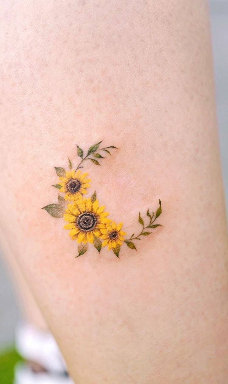 12 Elegant And Minimalist Sunflower Tattoo Ideas