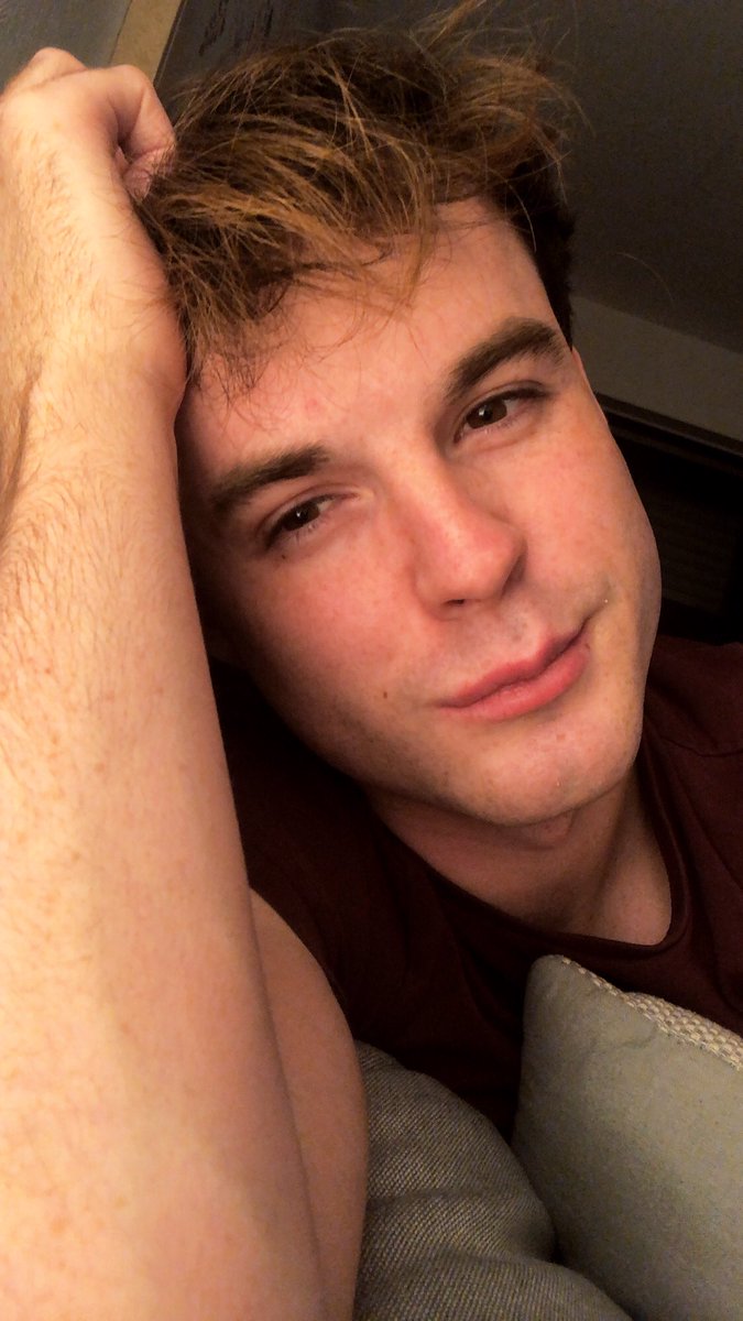 hellberg47's tweet image. Ich bin nicht einfach..manchmal anstrengend..etwas kompliziert..eine Herausforderung und etwas nervig 😏🤣

Aber du hast, was andere nicht haben mein Herz ♥️ 
#iloveyou ~S