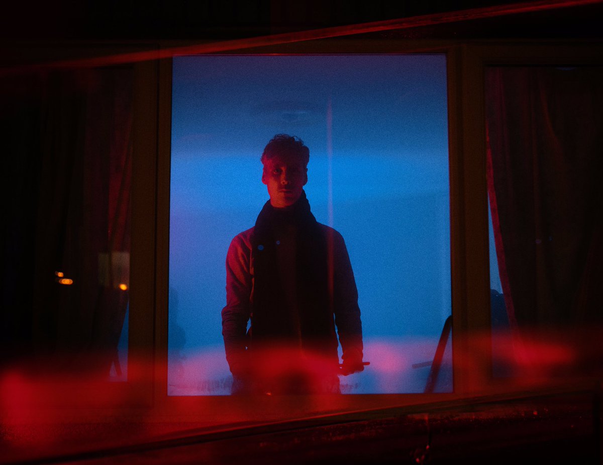rorconaty's tweet photo. Howaya?
.
.
.
#selfie #NightPhotography #blueshift #NightStalker #scifi #redandblue https://t.co/xnlNim7TGU
