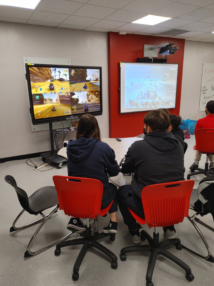 SpartanMagnet's tweet image. @_Spartan_Gaming Esports team is getting ready for their first tournament!  #EsportsAtTheRidge #GamingDesignAnimation #STEMMagnets