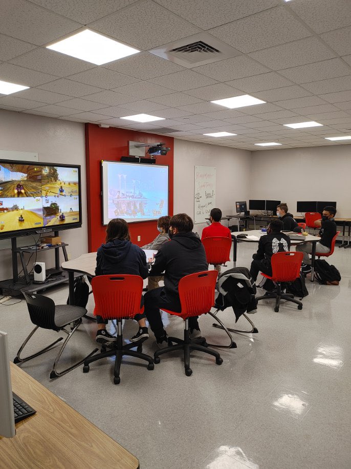 SpartanMagnet's tweet image. @_Spartan_Gaming Esports team is getting ready for their first tournament!  #EsportsAtTheRidge #GamingDesignAnimation #STEMMagnets