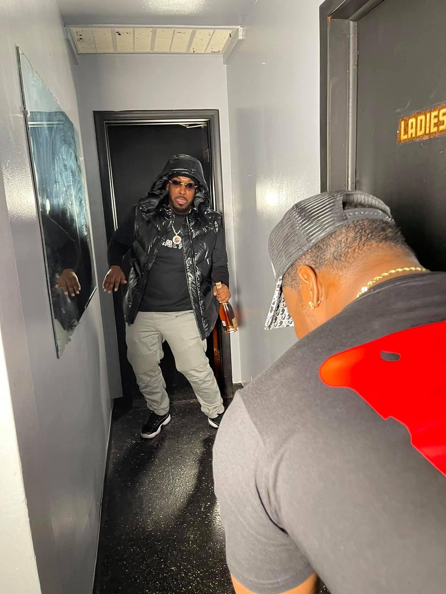 AndreHaliburton's tweet photo. Shooting a video https://t.co/lcV85n8tW7