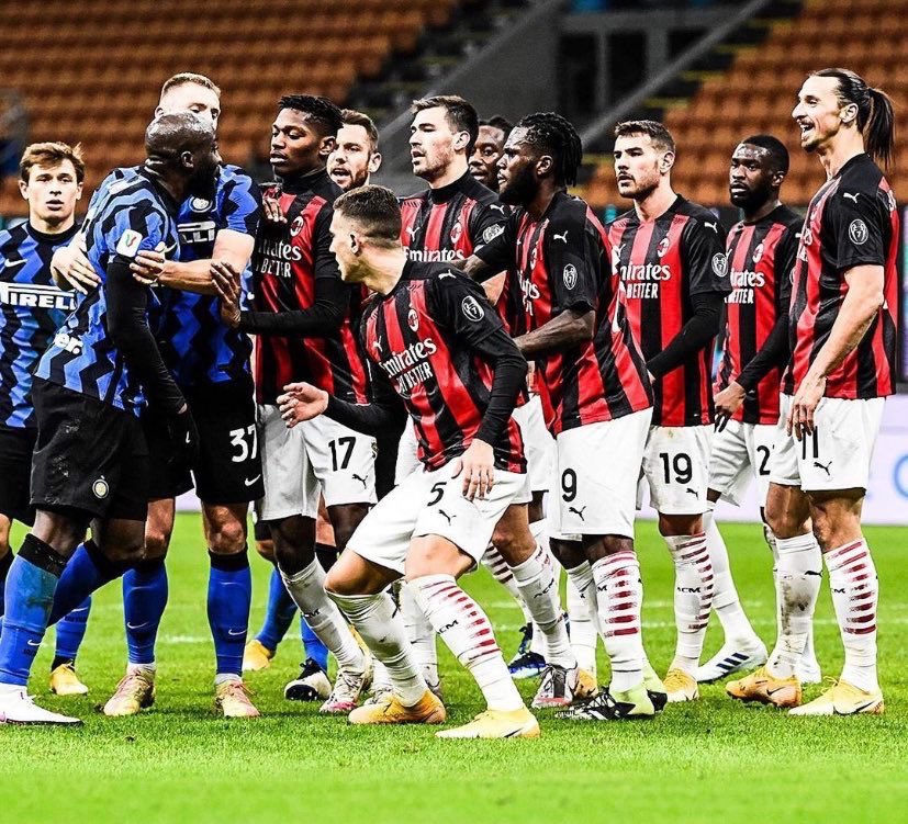 TheoHernandez's tweet photo. Dios respaldado por sus soldados ⚔️ God backed by his soldiers 🛡 Dio appoggiato dai suoi soldati #SempreMilan 👊🏼 https://t.co/SBYlBfNgb6