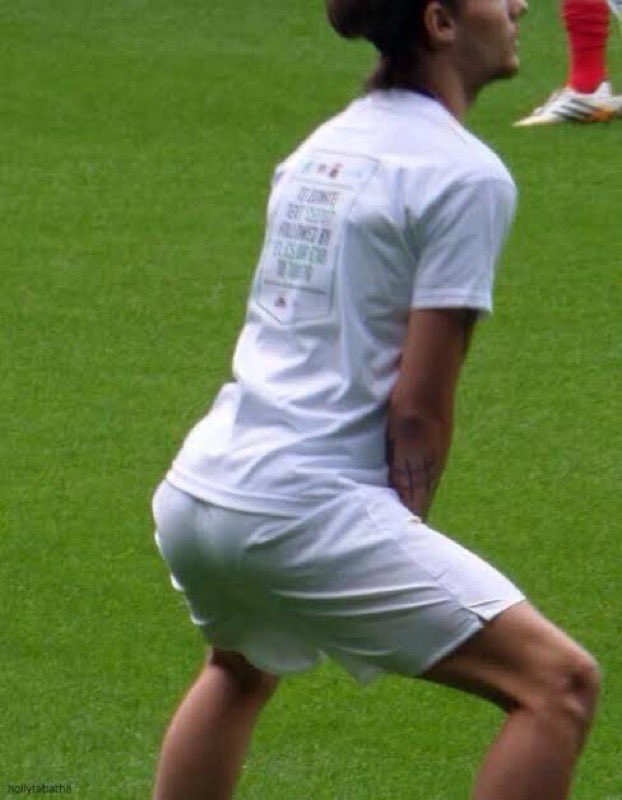louis tomlinsons ass - a very important thread