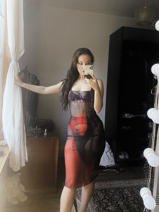 Watch Vex Ashley 🩸's leaked NSFW photo on TwXstars