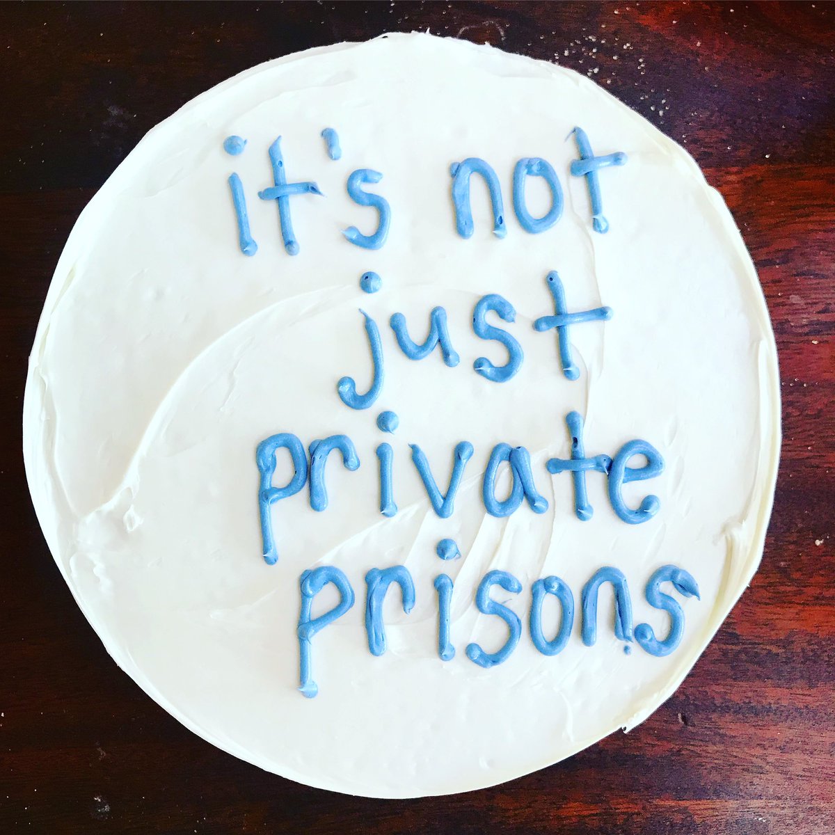 Yesterday Biden announced that the federal gov’t will no longer contract with private prisons. But let’s put this into context (thread)!