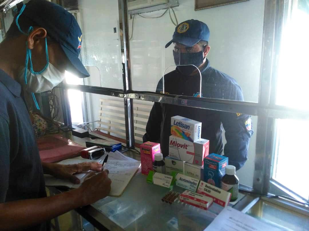 eneidalayave's tweet photo. Como parte del Plan 101 en diversos municipios del país la @sundde_ve juntos a los organismos de seguridad, realizó un despliegue en los comercios para la verificación del cumplimiento de las normas sobre los derechos socioeconómicos del pueblo. #VenezuelaSolidariaYHumanista https://t.co/vIYlraFLLH