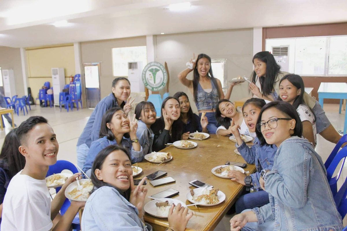 GrandizaChrissa's tweet photo. The past tough semesters had been reasonably fine because I have this amazing circle. It's good to know that we have become each others' swords and shields on the same battlefield.
Cheers to the upcoming semesters with you 🥂🌟
#BAELS https://t.co/4Xh6Vo9fn0
