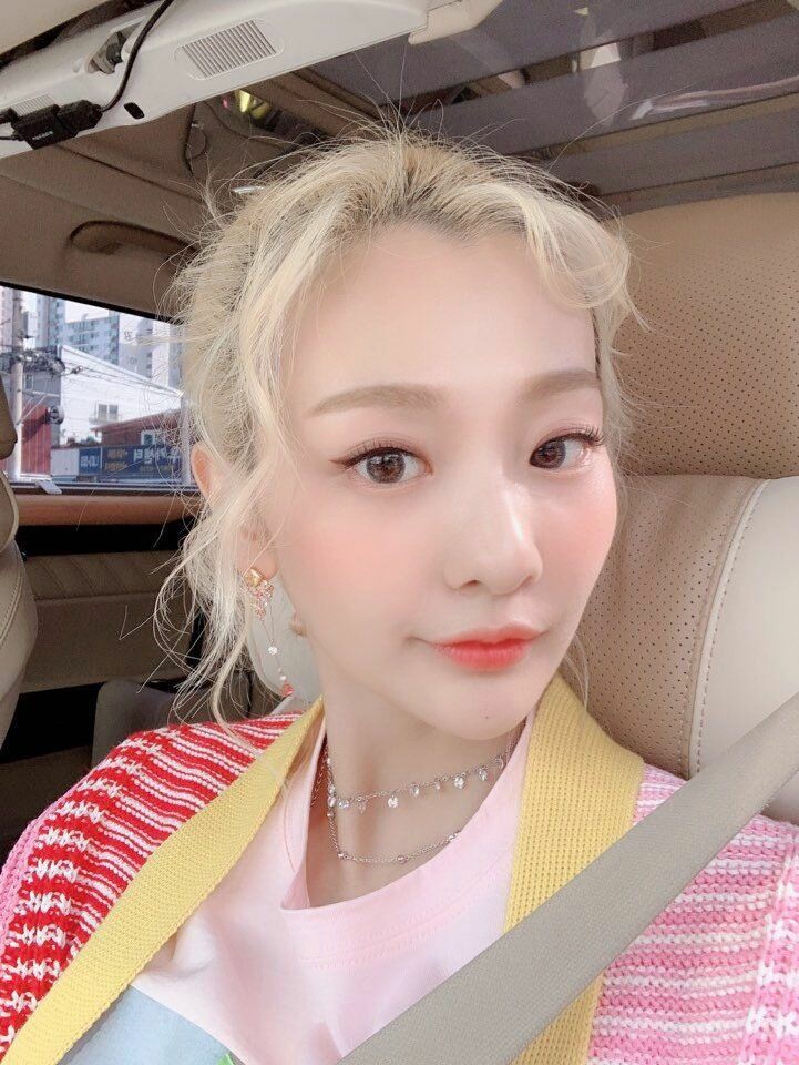 2DROPS4's tweet image. ( ⎘ ) , ,  # ᥱvᥱnto ꈯ 🌌 𝟸𝟶𝟸𝟷𝟶𝟷 📸 ⦂  ❝ #PLANET7D ⁺ #PLNT일곱D ❞

[#SUN🌹] Llegando un poco tarde, pero estoy aquí para desearles lo mejor y emocionarme al verlos &amp;gt;&amp;lt;