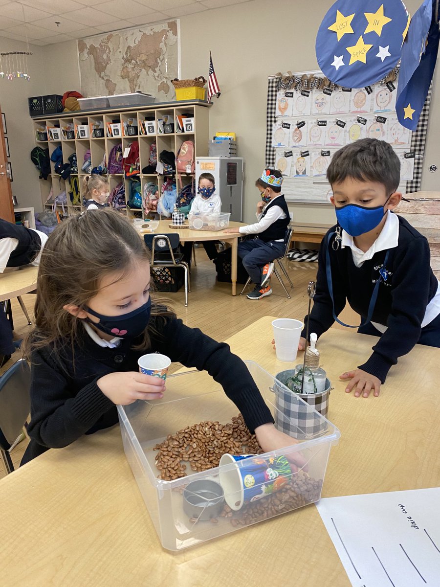 NicoleHubbs1's tweet photo. Kids have many misconceptions about capacity.  Simple STEM activities like filling different size containers get kids thinking, exploring, problem solving, and observing what is happening around them. https://t.co/6x2DRxyEfF