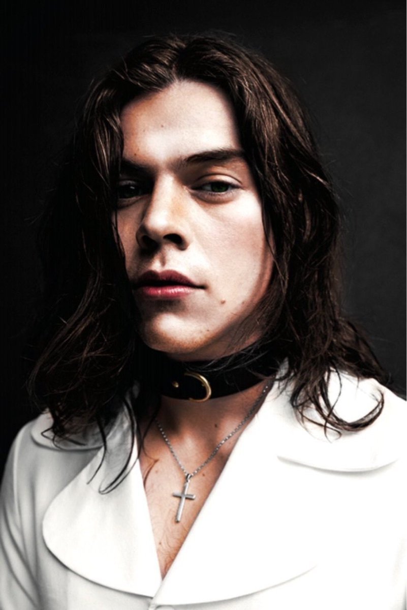 harry styles wearing chokers                - a thread