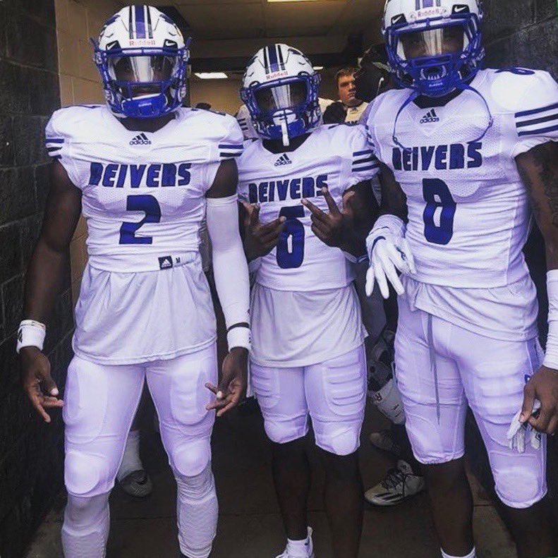 kamdawsey's tweet photo. #AGTG🙏🏾 blessed to say I’m committed to Iowa Western🔵⚪️. #SailsUp #FlyTheFlag🏴‍☠️ @ReiverFootball @coachjohnson126 @DothanWolvesFB @AL7AFootball @gwood334 https://t.co/eET26D3Mx7