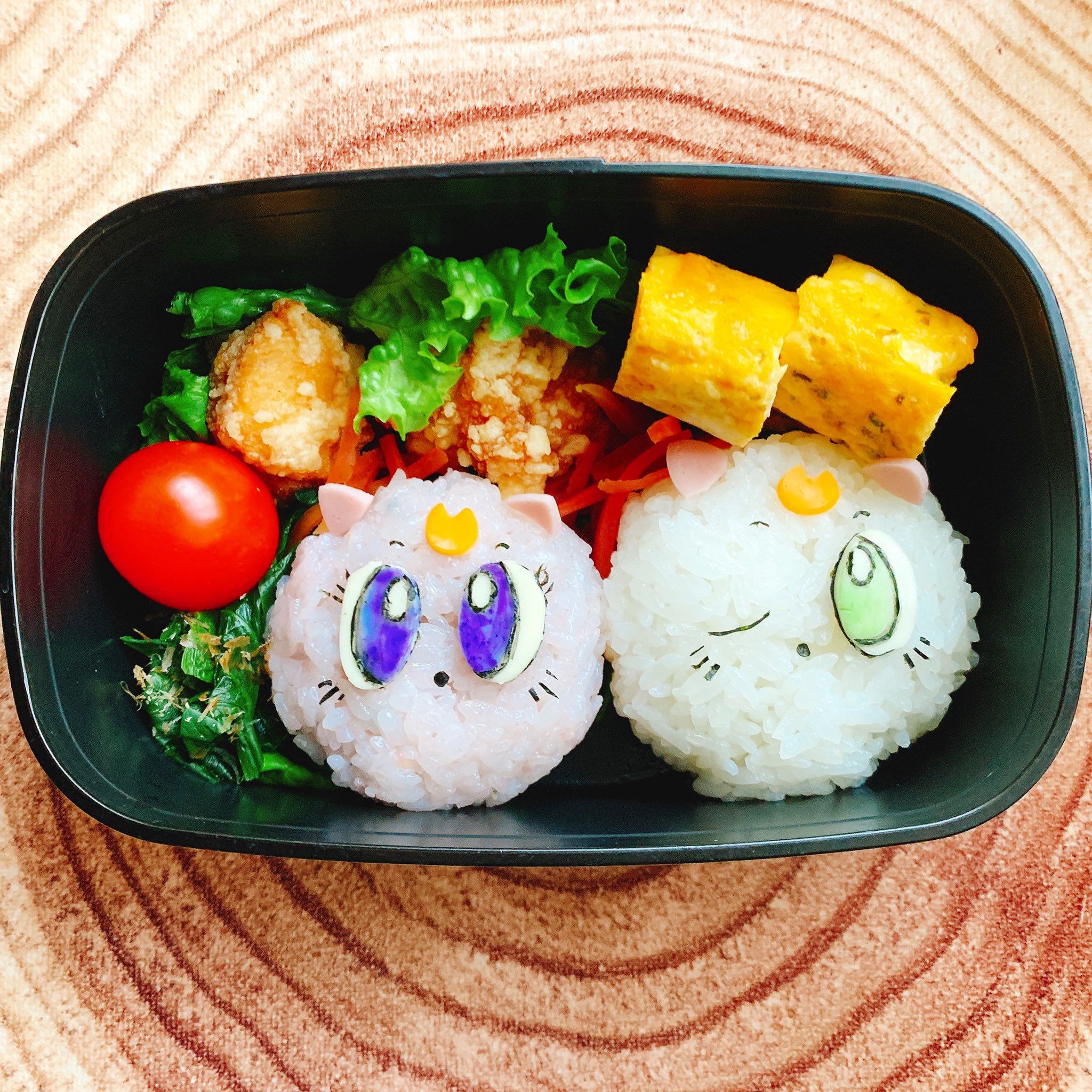 Ayako セーラームーン ルナとアルテミスのお弁当 和菓子のアレがモチーフです Sailormoon セーラームーン弁当 ルナとアルテミス
