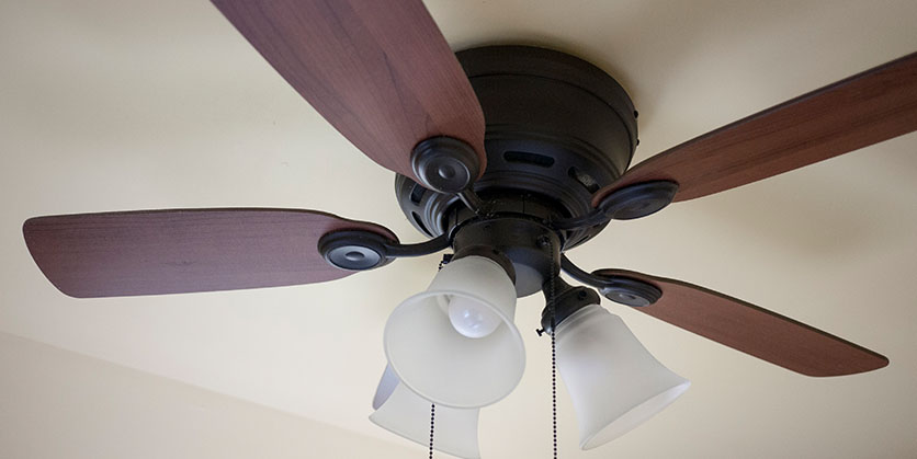 AvistaUtilities's tweet photo. Switching the blades of your ceiling fan to spin in a different direction. https://t.co/RoddWY1QV0 #DIY #DIYTips #DoItYourselfTips #DoItYourself https://t.co/W8BlzxUp0n