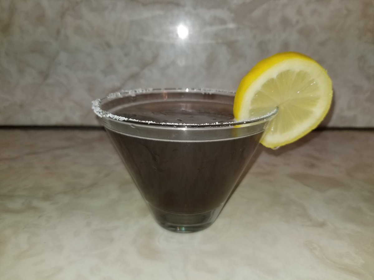 EricaWinward's tweet photo. Blue Raspberry Lemon Drop Martini 
2.5 oz Tito's 
1 oz homemade simple syrup 
.05 oz blue curacao 
.05 oz homemade raspberry pucker
.05 oz homemade sour mix
Rim glass with sugar and garnish with a lemon
#mixologist #wilmingtonde #titosvodka #martini #drinkoftheday #realfruit https://t.co/WSiG2M2Jq2