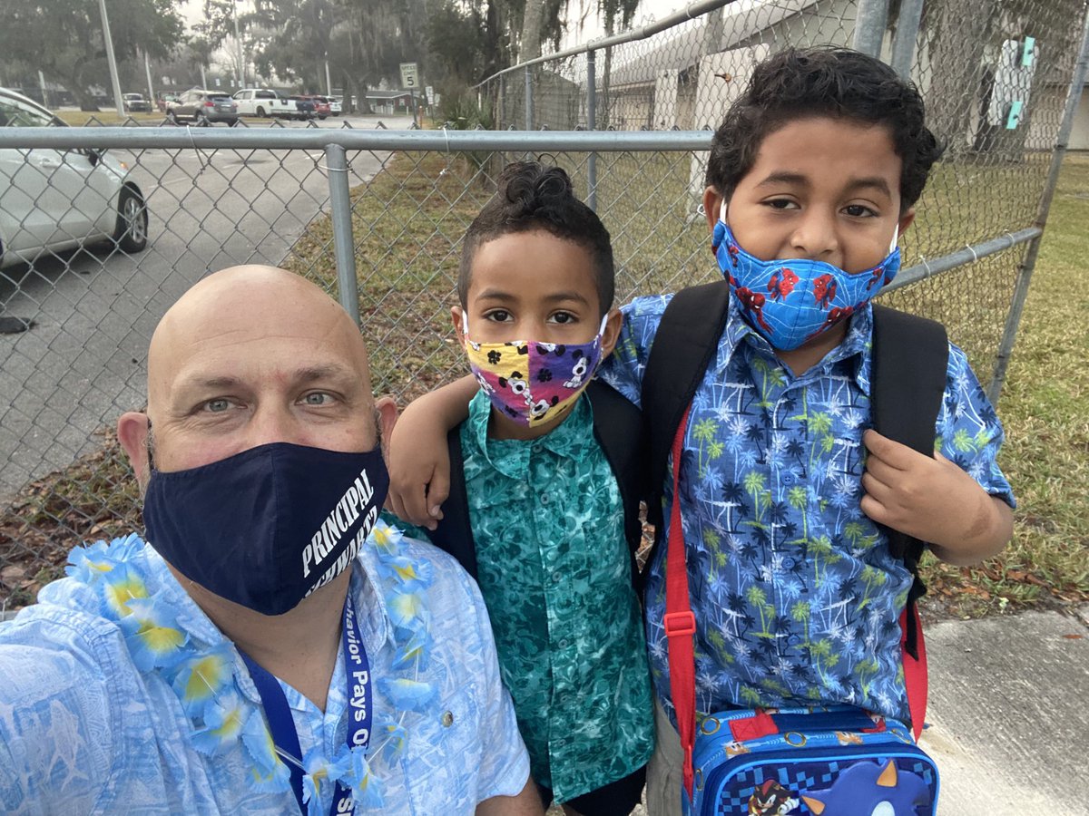 sdedragons's tweet photo. 💙🌊🌺#KindnessWave #KindnessWekk2021 #BeKind #HawaiianStyle #KindnessHearts https://t.co/kQrJtefNRW