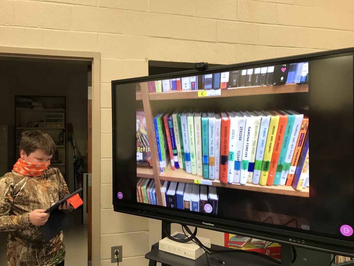 griggs_road's tweet photo. Library Shelfie game is strong at Griggs Road Elementary!
@GriggsRoad #LibraryShelfieDay #LibraryShelfie https://t.co/2Pq7jngun2