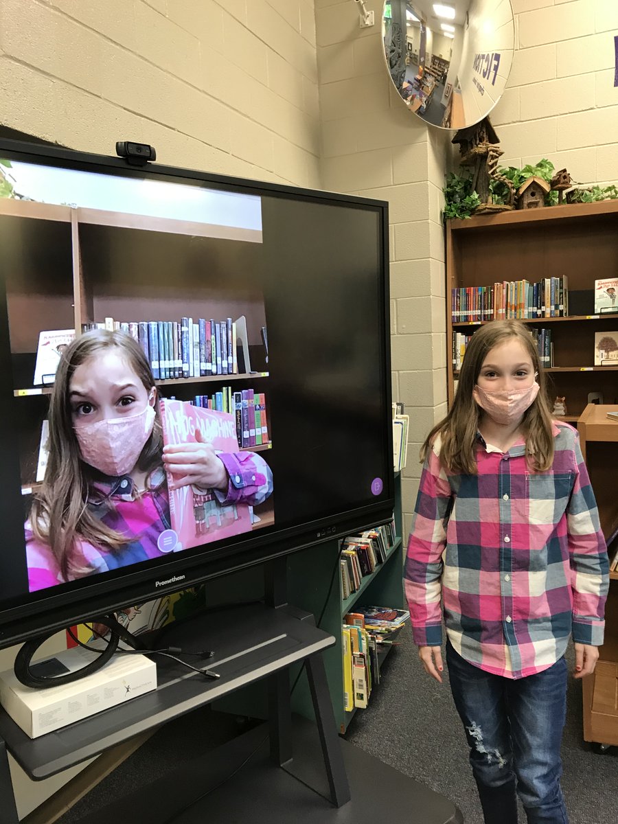 griggs_road's tweet photo. Library Shelfie game is strong at Griggs Road Elementary!
@GriggsRoad #LibraryShelfieDay #LibraryShelfie https://t.co/diM9bADGl4