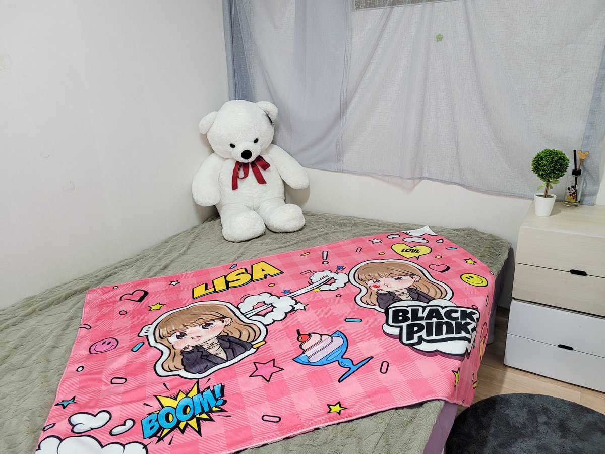 Instant Pleasantly tweet media