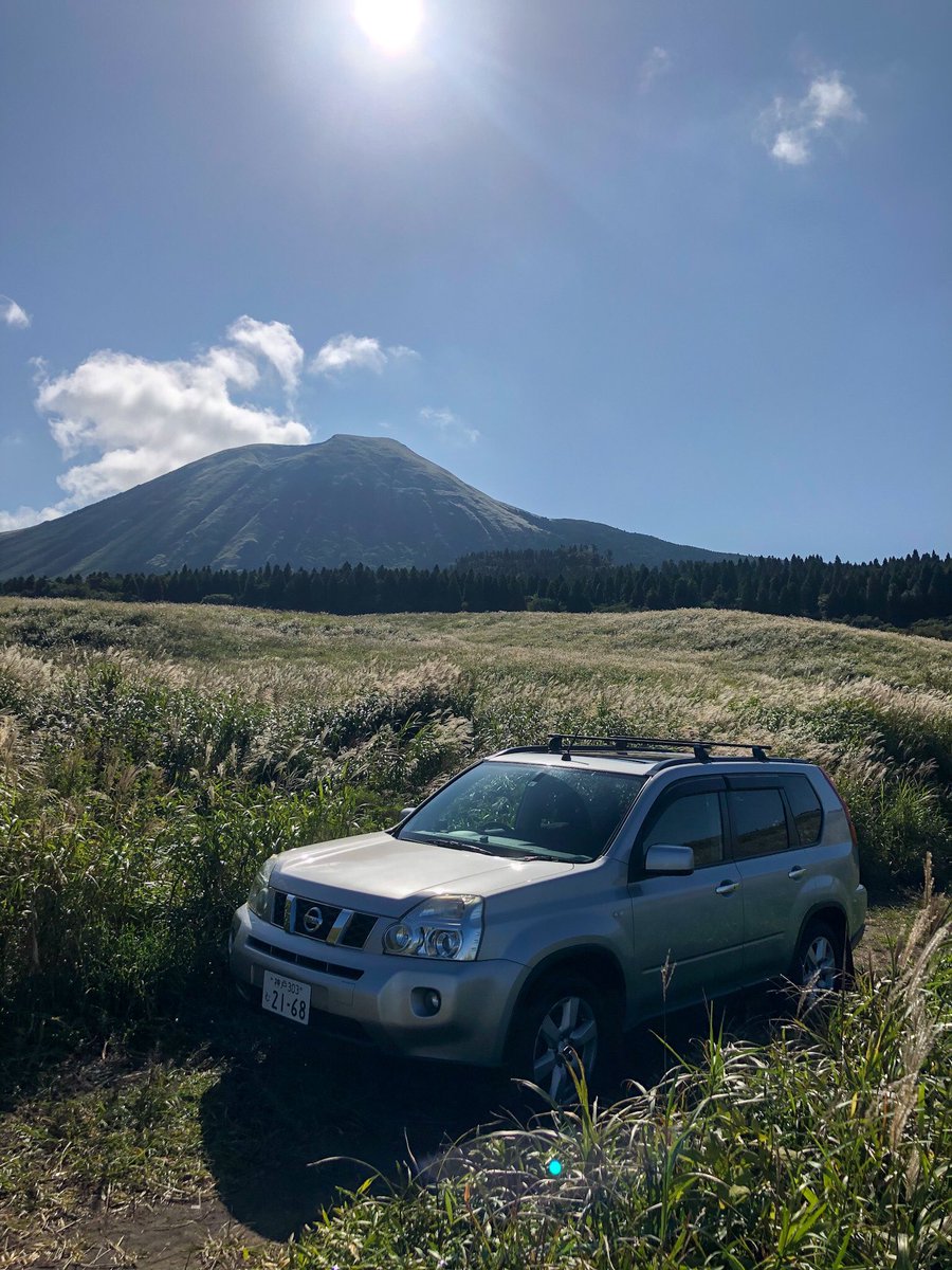 xxmrrj613's tweet photo. たまたまインスタの広告で出てきたエクストレイルばりカッコええ！
ここまで仕上げれたら完璧やのに笑 https://t.co/toTOSQpQ62