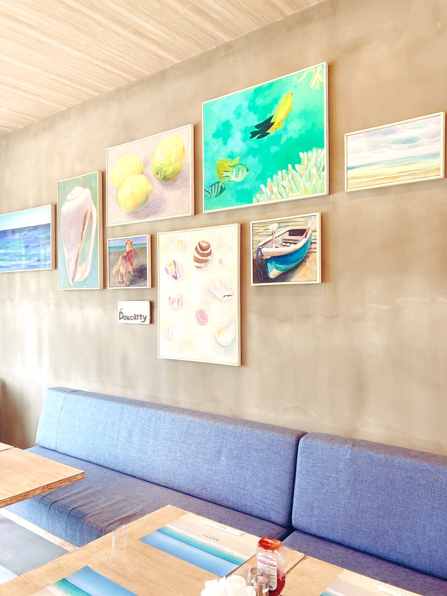 沖縄おしゃれカフェ巡り 今日は お気に入り 瀬良垣カフェ でご飯 島豚甘口カレー インスタフォローしてるから アイスクリーム も食べ放題 お得 スープもドリンクも バイキング 旦那様お仕事だから図書館行って プール 行ったら