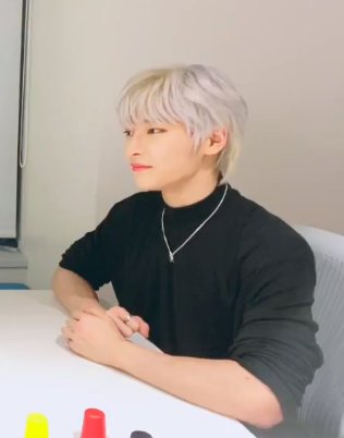 Yang Jeongin as Kaneki Ken from Tokyo Ghoula thread; you never knew you needed so much  #StrayKids  #스트레이키즈  #IN  #아이엔  #JEONGIN