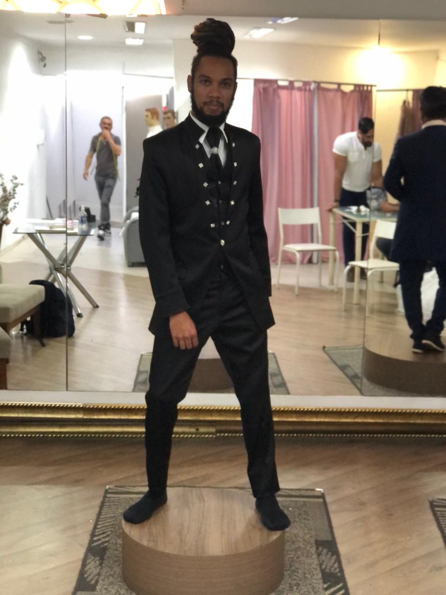 stylisthelton's tweet photo. #modelando #job #ternoegravata #pretonamoda #HMmodels #gratitude #moda #fotonova #sjc #stilomasculino #dreadlooks 

Quando vc faz o que ama ...!!🙏 https://t.co/OHRlfYWnH9