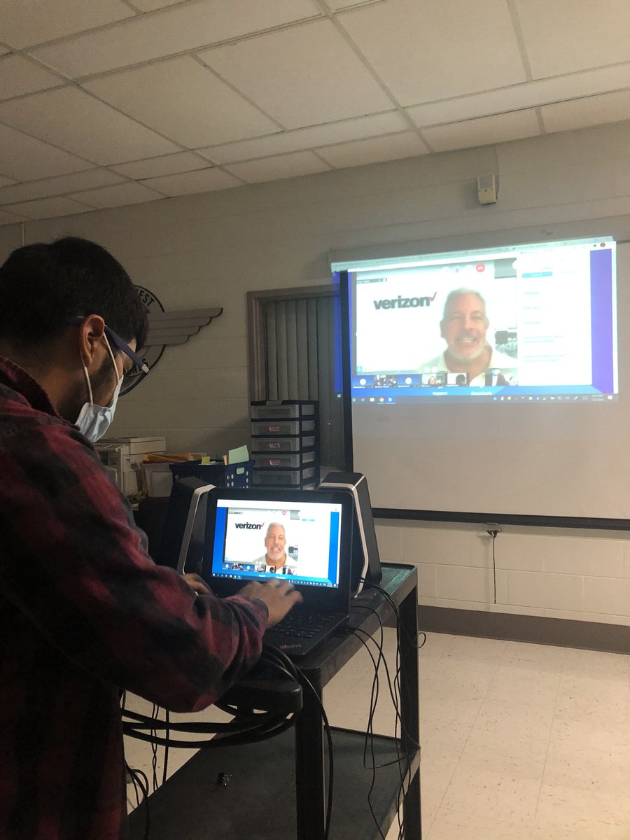 Thank you <a href="/JATampaBay/">Junior Achievement of Tampa Bay</a> and <a href="/Verizon/">Verizon</a>! Students enjoyed learning about Innovation in Telecommunications with James Fasetti today! @LHSMcCoy #NAFBeFutureReady