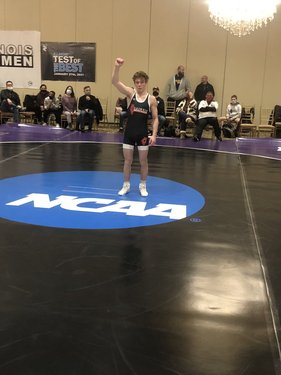 IllinoisMatmen's tweet photo. Josh Koderhandt with the win over Vincent Robinson 6-1. https://t.co/jxfOkdId6k