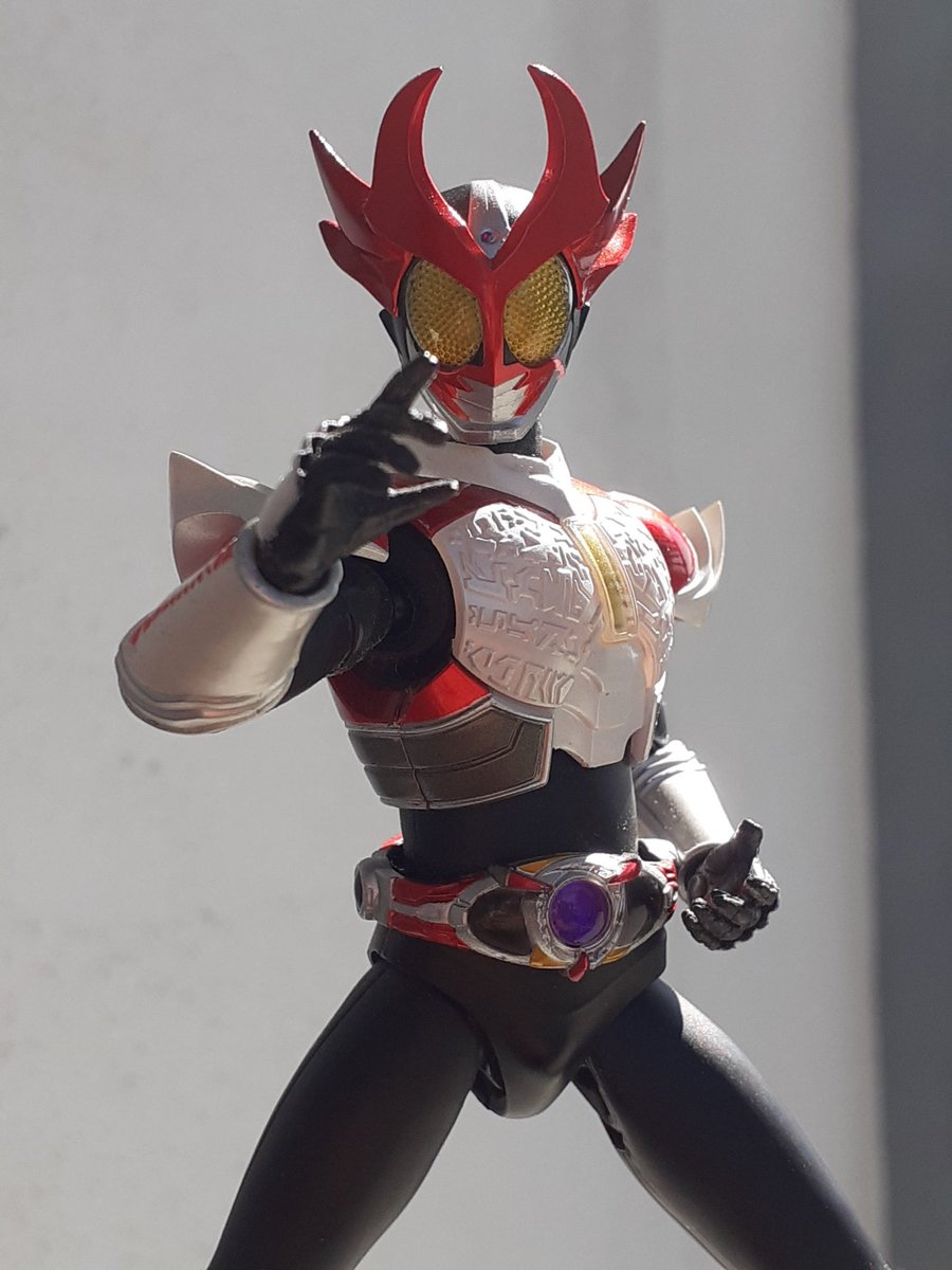 H Agito Etiketa Sto Twitter