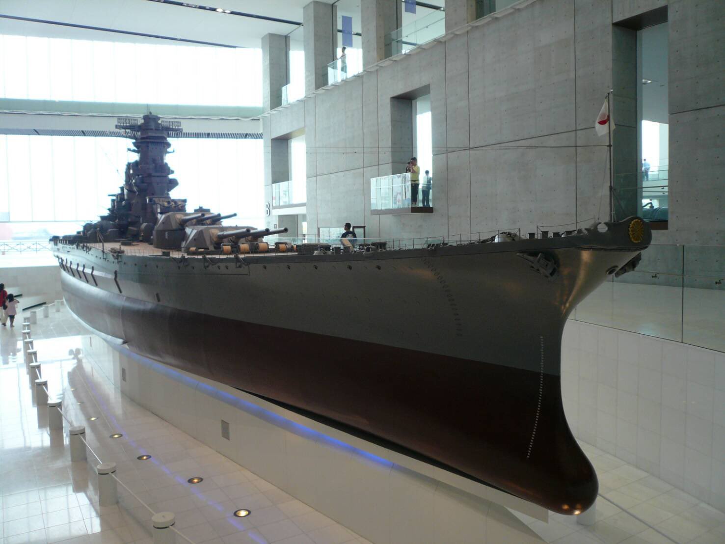 置物⑫ 戦艦大和建造ドックの石 - メルカリ