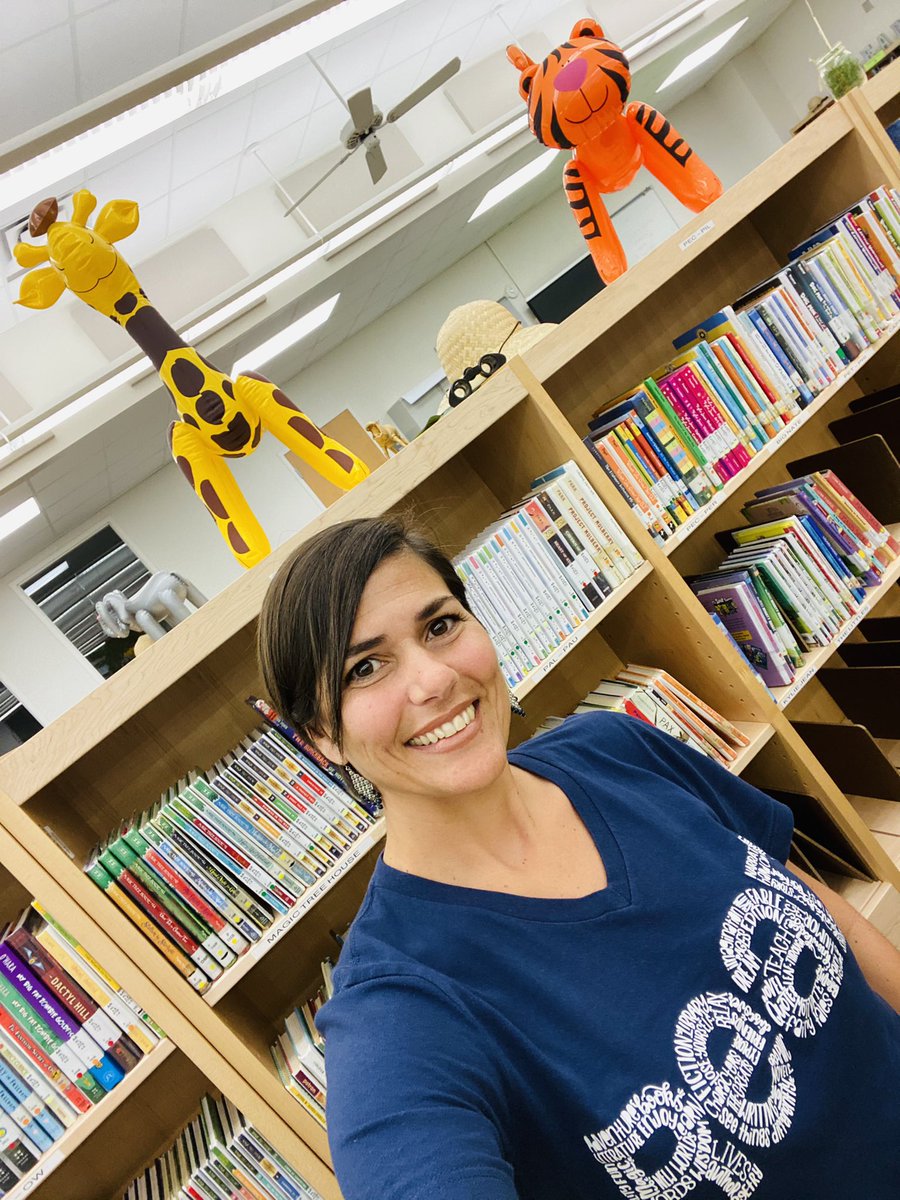 Mrs. Abalo is the best Media Specialist in OCPS!!!  #LibraryShelfie  <a href="/CDLocps/">Curriculum and Digital Learning</a> #OCPSreads