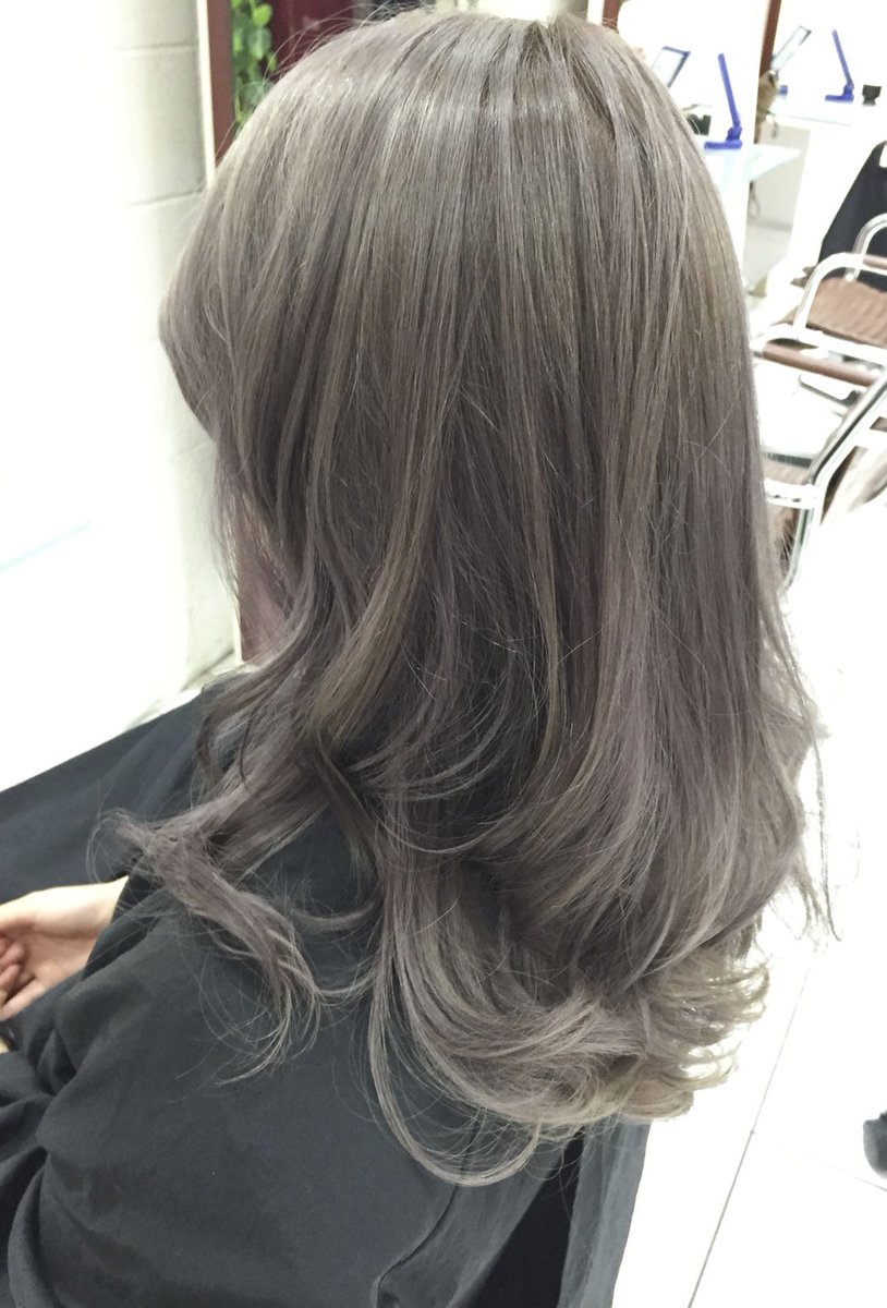 原宿 表参道ブリーチ グラデーション透明感ヘアカラー美容師 中村 清彦 アッシュオリーブカラー セミロングヘアスタイル 原宿 表参道 渋谷 美容室 Daysデイズ デザインヘアカラー ヘアスタイル ブリーチカラー 青山 渋谷 成人式ヘア
