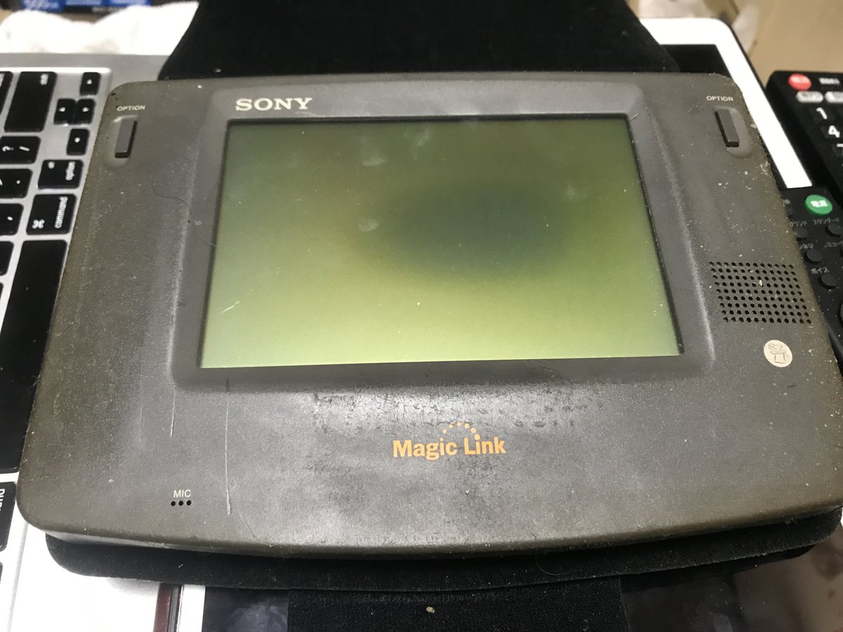 lll_kus_lll's tweet image. 家にあるのは、不動品のPIC-1000だった^_^;
そして、メモリーカードがカードスロットに入ってた。
#PIC1000 #MagicLink