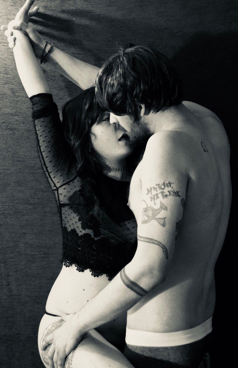 AltariaCommand1's tweet image. Poor Commander can’t even move from a damn #spider bite 😭

Let’s tag team and help him feel better by #subscribing 😚💋

onlyfans.com/alt.c ✨💥

#spiderbite #arachnophobia #steelreserve #mango #italianfood #lazy #AdultWork #altc #bum #subscribe #sellingcontent #love #sex