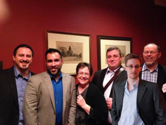  @wendynather  @J4vv4D  @danielkennedy74  @Snowden  @gabekker