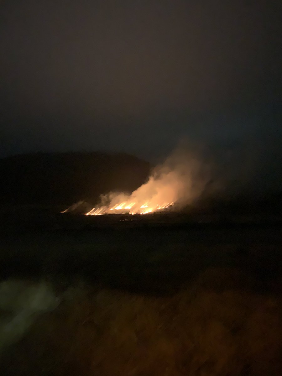 Anayd21's tweet photo. Incendio en las cercanías de la marquesa se aprecia desde el valle del silencio @CNPC_MX @estadodemexico_ @SEMARNAT_mx @SS_Edomex https://t.co/WvEsiowCZI