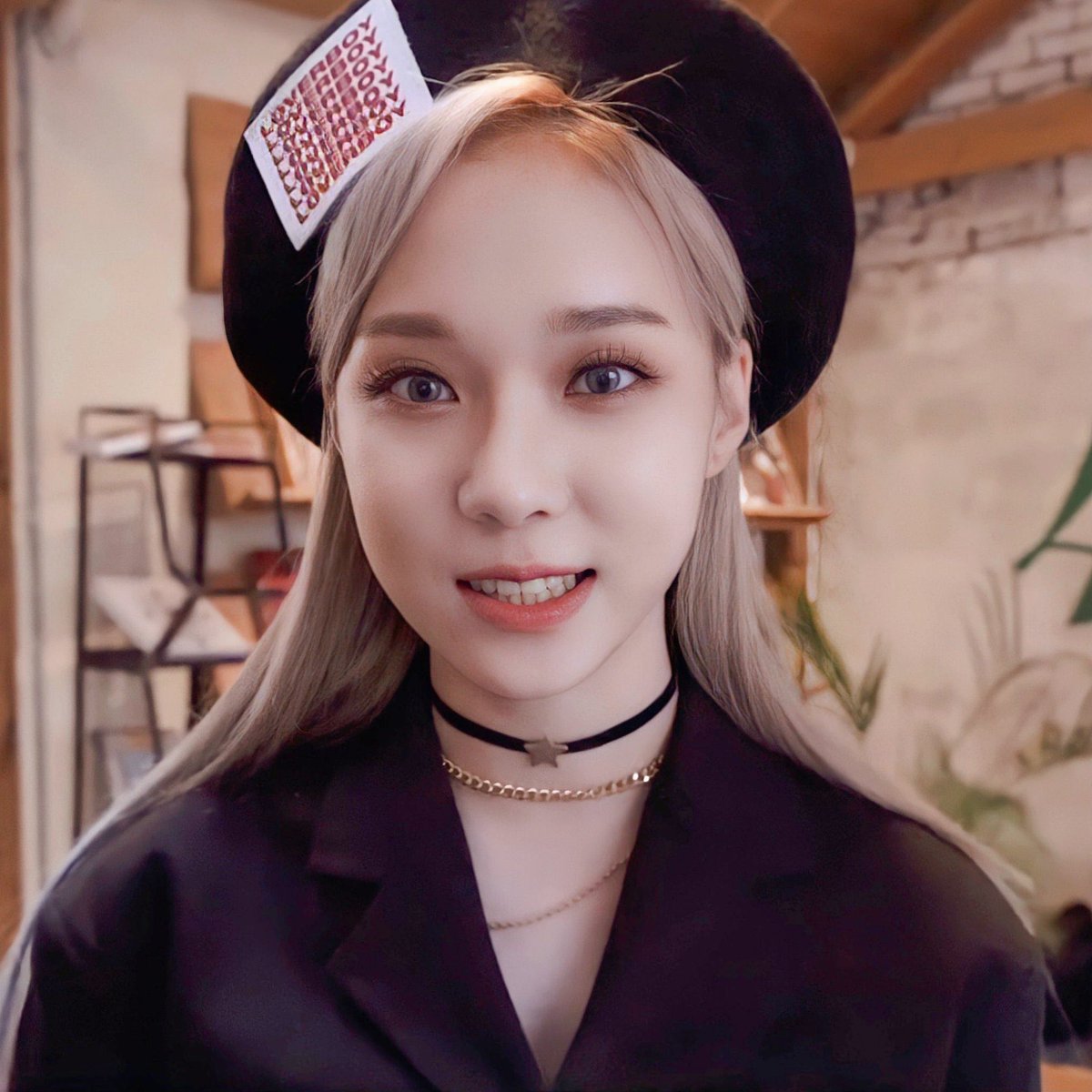 _aewinter's tweet image. 𝓌𝒽𝒶𝓉 𝓀𝒾𝓃𝒹 𝑜𝒻 𝓅𝑒𝓇𝓈𝑜𝓃 𝓏𝒾𝓁𝑒𝓎 𝒾𝓈?