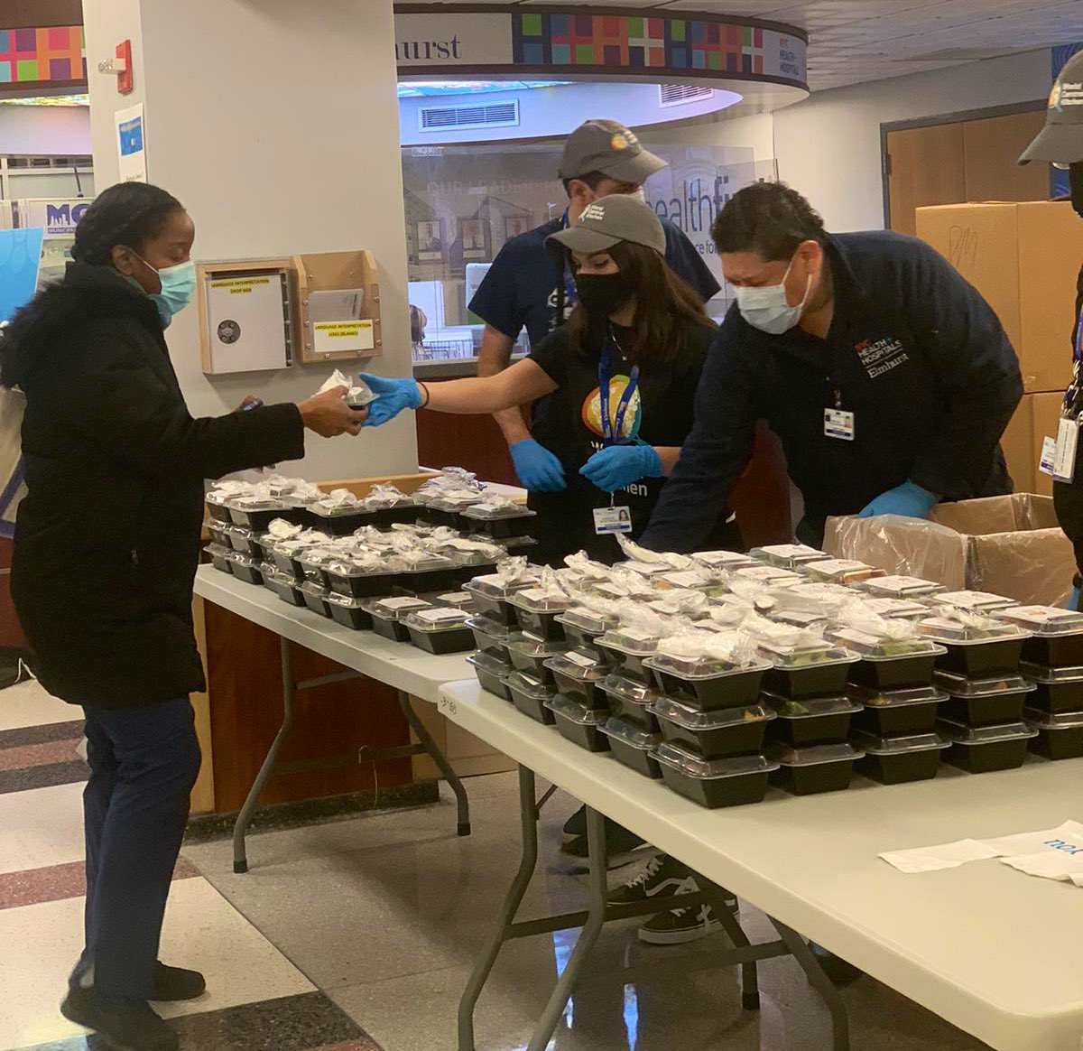 natemook's tweet image. Busy night shift at Elmhurst Hospital in Queens! The @WCKitchen team is serving meals to frontline staff from 7-11pm so these heroes can get a fresh-made dinner—whether going home for the night or just starting their shift. Tonight was BBQ chicken &amp;amp; 3 bean chili! #ChefsForAmerica
