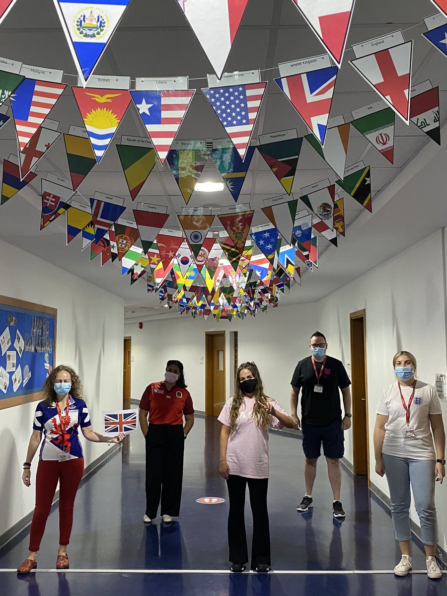DBSJP_English's tweet photo. Happy International Day from Team English! @DubaiBritishJP 🍎 @taaleemuae 🍎 #proudlytaaleem #beginsatdbsjp https://t.co/65Tv7sfmJV