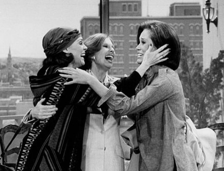 Marelennon's tweet photo. 💜Thank you @janemarielynch for this pic... We’ll miss Phyllis
#LovefromMinneapolis #RIPCloris https://t.co/WDrkkuwt7m